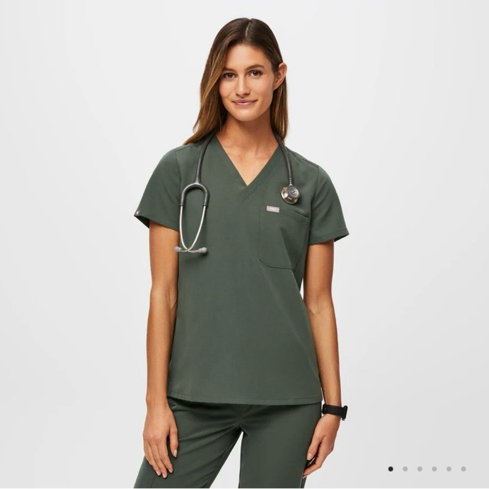 Women’s Figs Scrub set- Moss Caterina Top and Moss Zamora bottom